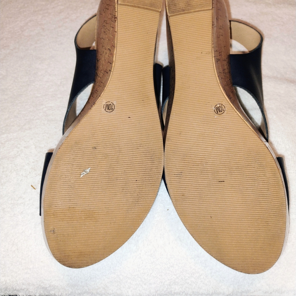 CL by Laundry Navy Wedge Sandals Size 10 - Picture 6 of 10